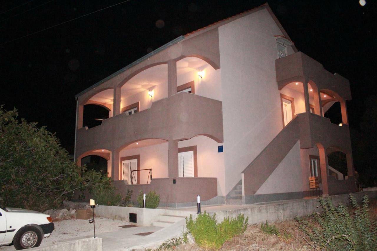 Apartmani Andela Vinišće Eksteriør billede