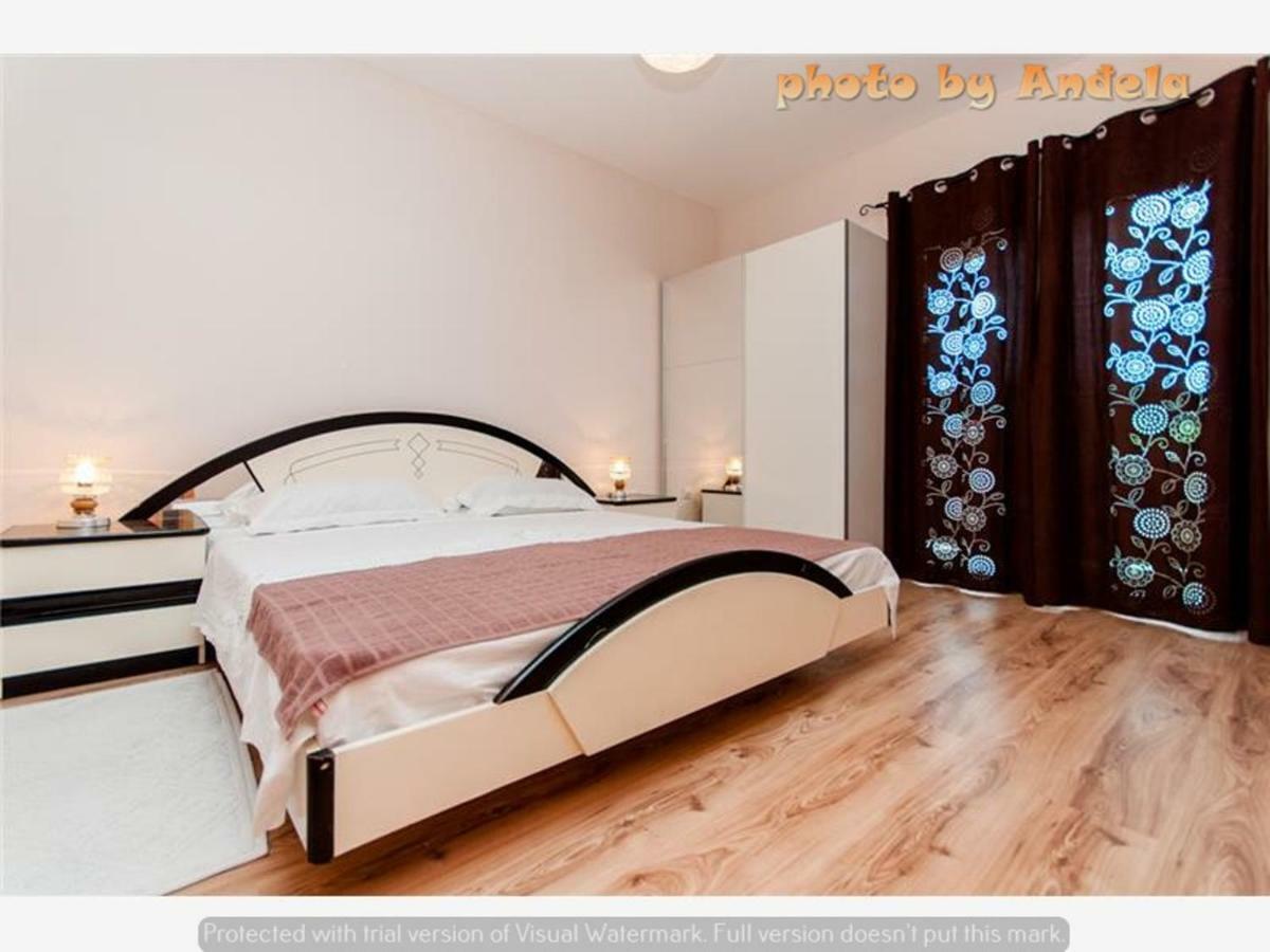 Apartmani Andela Vinišće Eksteriør billede