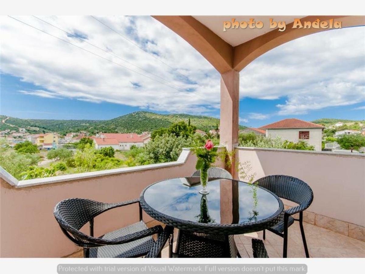 Apartmani Andela Vinišće Eksteriør billede